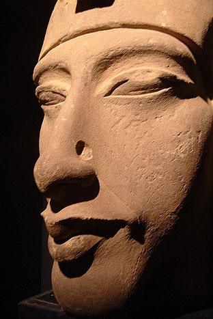 egyptian face ekhnaton